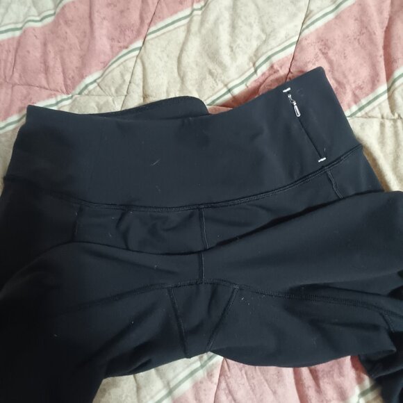 Calia Carrie Underwood medium Capri floral leggings black with pockets - Picture 4 of 6